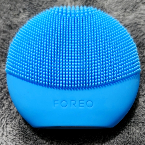Foreo - Picture 3 of 4